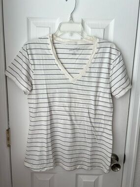 Universal Thread White V-Neck Short Sleeve Tee with Navy Stripes